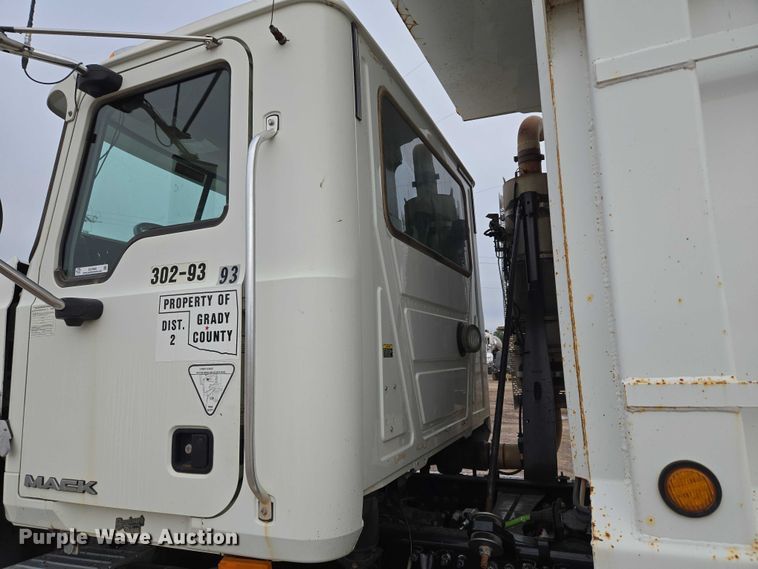 image for item EU3868 2009 Mack Granite dump truck