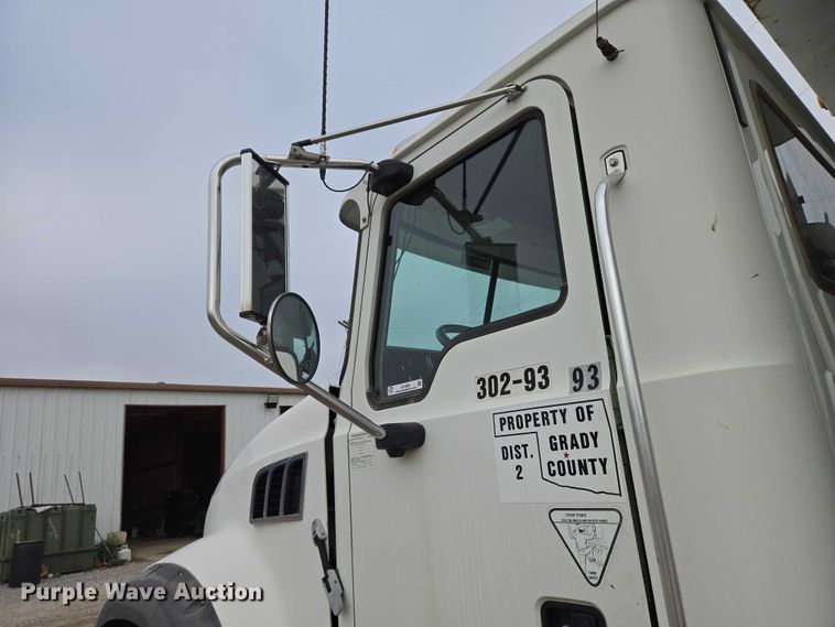 image for item EU3868 2009 Mack Granite dump truck