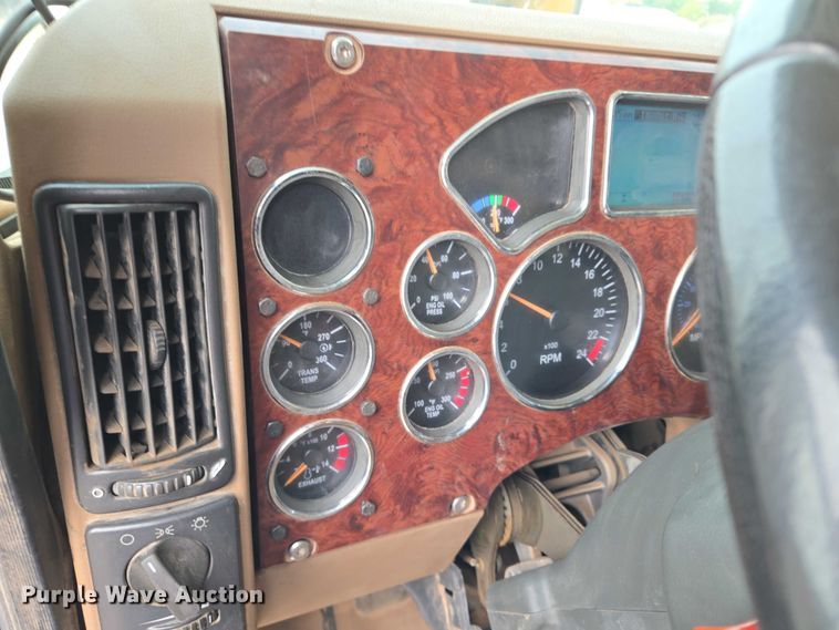 image for item EU3868 2009 Mack Granite dump truck