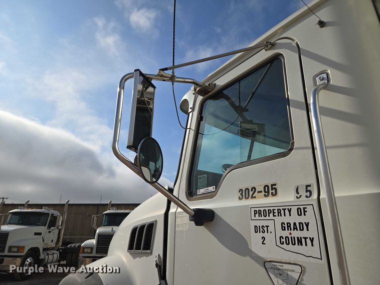 image for item EU3869 2009 Mack Granite dump truck