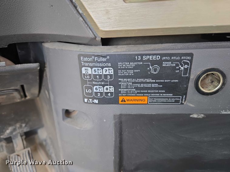 image for item EU3870 2009 Mack Pinnacle CHU613 semi truck