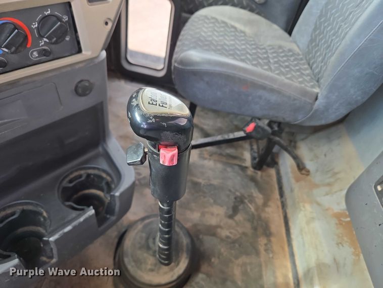 image for item EU3870 2009 Mack Pinnacle CHU613 semi truck