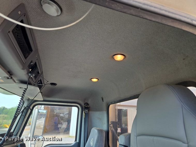 image for item EU3870 2009 Mack Pinnacle CHU613 semi truck