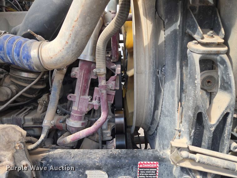 image for item EU3870 2009 Mack Pinnacle CHU613 semi truck