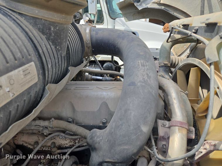 image for item EU3870 2009 Mack Pinnacle CHU613 semi truck