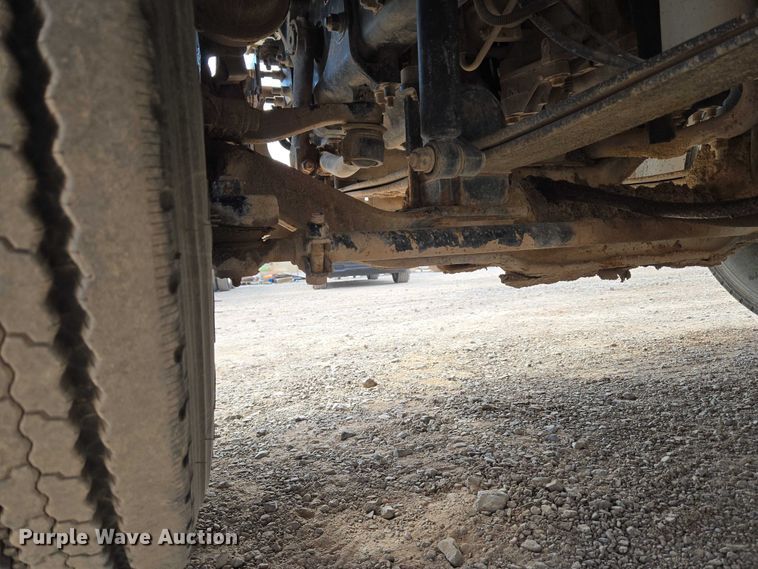 image for item EU3870 2009 Mack Pinnacle CHU613 semi truck