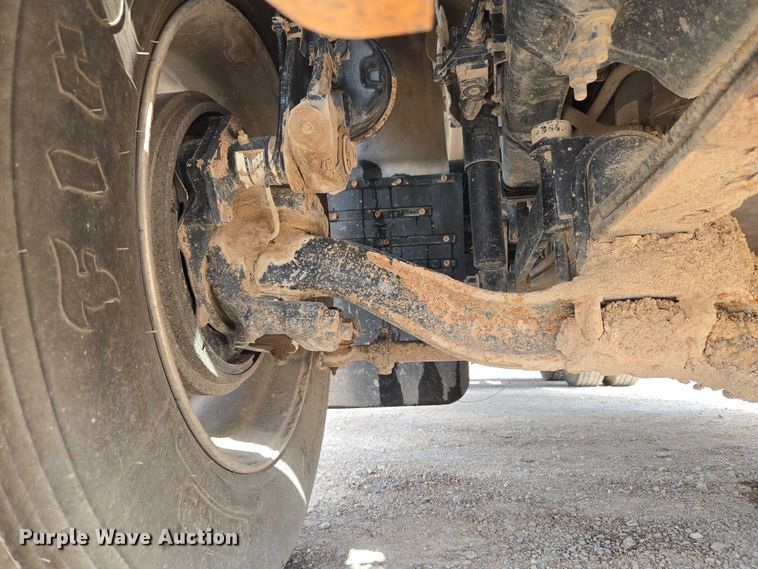 image for item EU3870 2009 Mack Pinnacle CHU613 semi truck