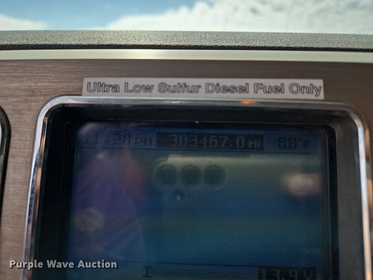 image for item EU3870 2009 Mack Pinnacle CHU613 semi truck