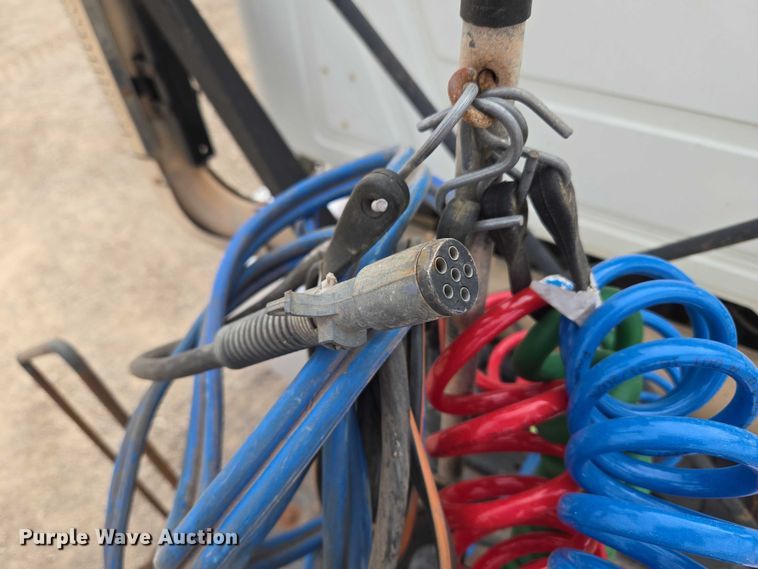 image for item EU3871 2009 Mack Pinnacle CHU613 semi truck