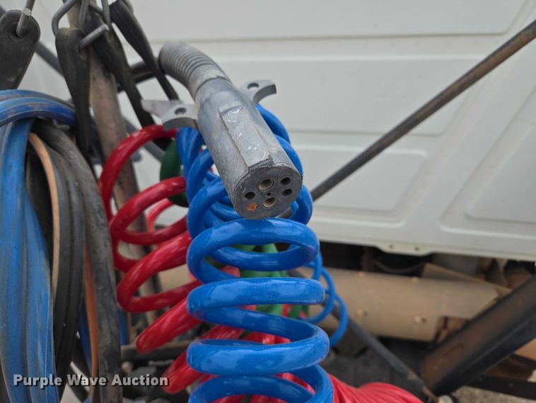 image for item EU3871 2009 Mack Pinnacle CHU613 semi truck