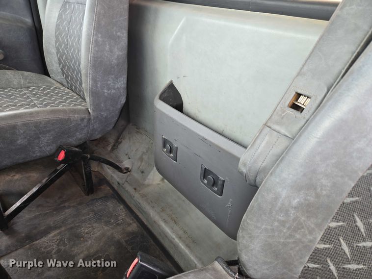 image for item EU3871 2009 Mack Pinnacle CHU613 semi truck