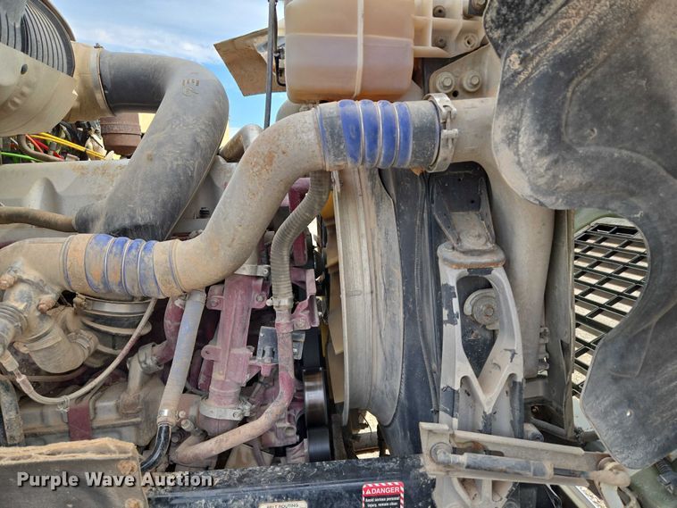 image for item EU3871 2009 Mack Pinnacle CHU613 semi truck