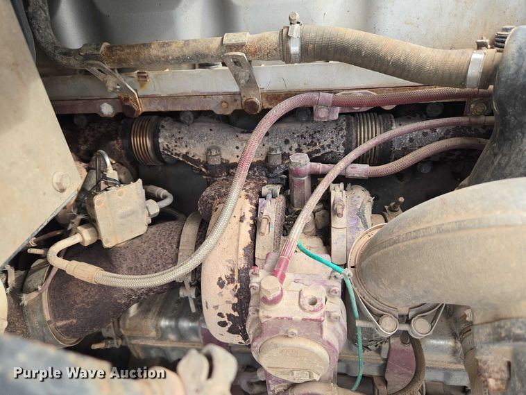 image for item EU3871 2009 Mack Pinnacle CHU613 semi truck