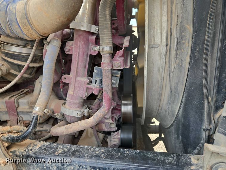 image for item EU3871 2009 Mack Pinnacle CHU613 semi truck