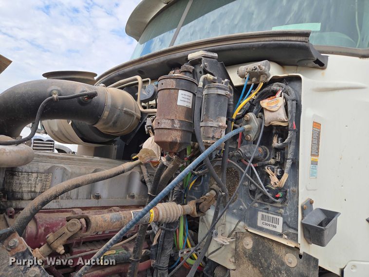 image for item EU3871 2009 Mack Pinnacle CHU613 semi truck