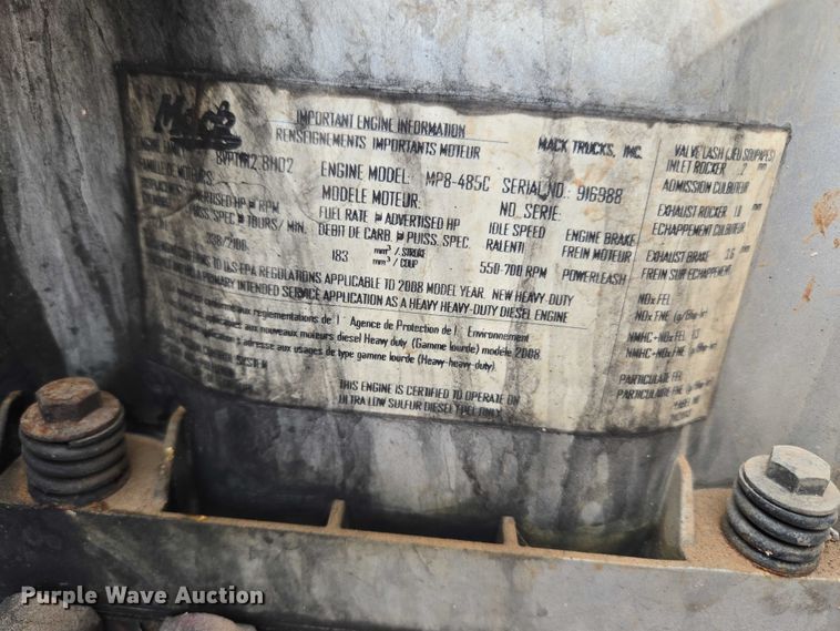 image for item EU3871 2009 Mack Pinnacle CHU613 semi truck