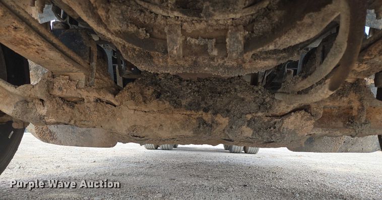 image for item EU3871 2009 Mack Pinnacle CHU613 semi truck