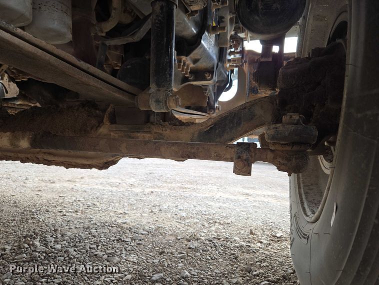 image for item EU3871 2009 Mack Pinnacle CHU613 semi truck