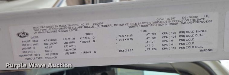 image for item EU3871 2009 Mack Pinnacle CHU613 semi truck