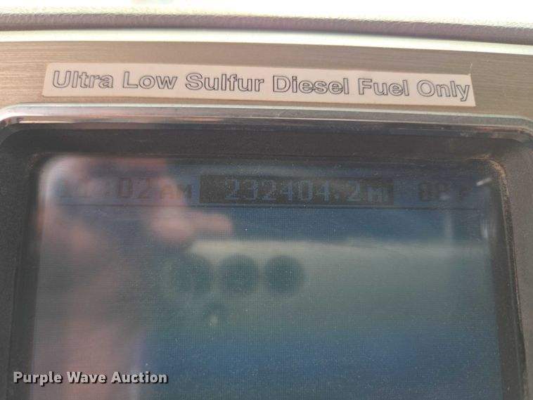 image for item EU3871 2009 Mack Pinnacle CHU613 semi truck