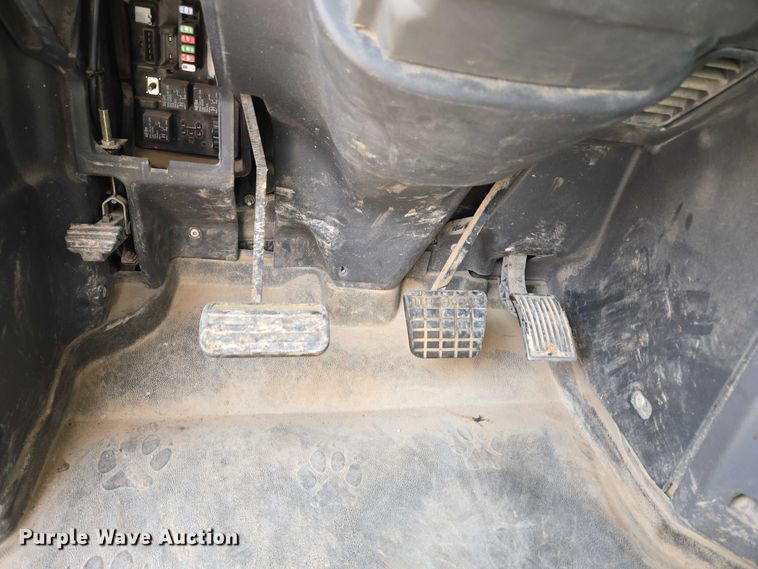 image for item EU3872 2009 Mack Pinnacle CHU613 semi truck