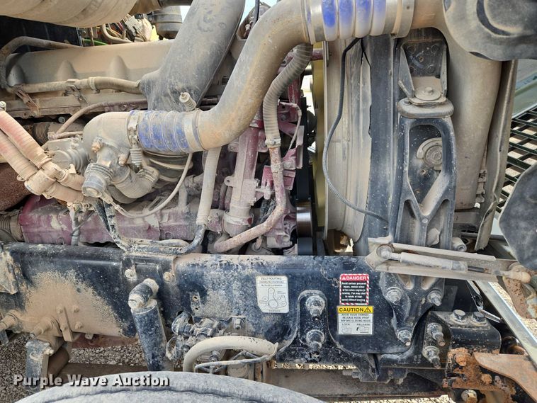 image for item EU3872 2009 Mack Pinnacle CHU613 semi truck