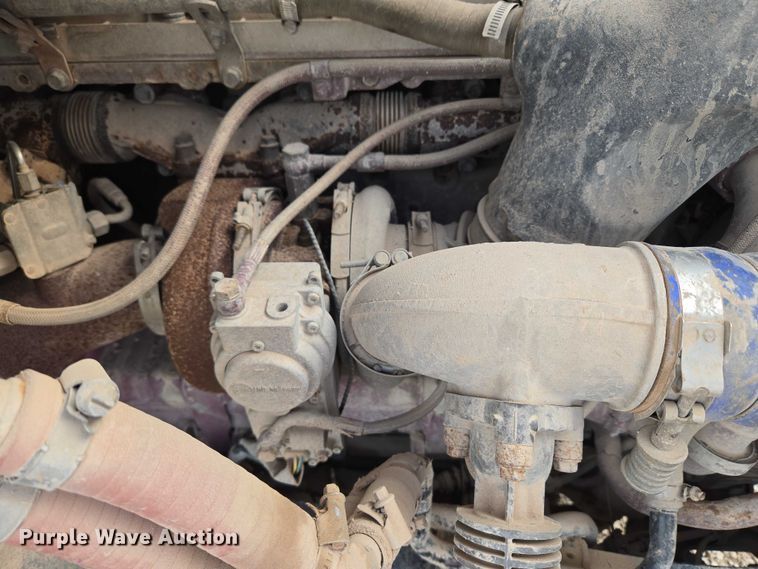 image for item EU3872 2009 Mack Pinnacle CHU613 semi truck