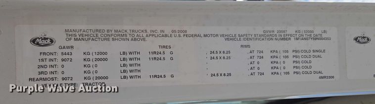 image for item EU3872 2009 Mack Pinnacle CHU613 semi truck