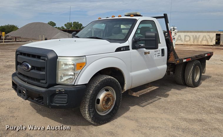 image for item EU3873 2012 Ford F350 Super Duty  flatbed pickup truck