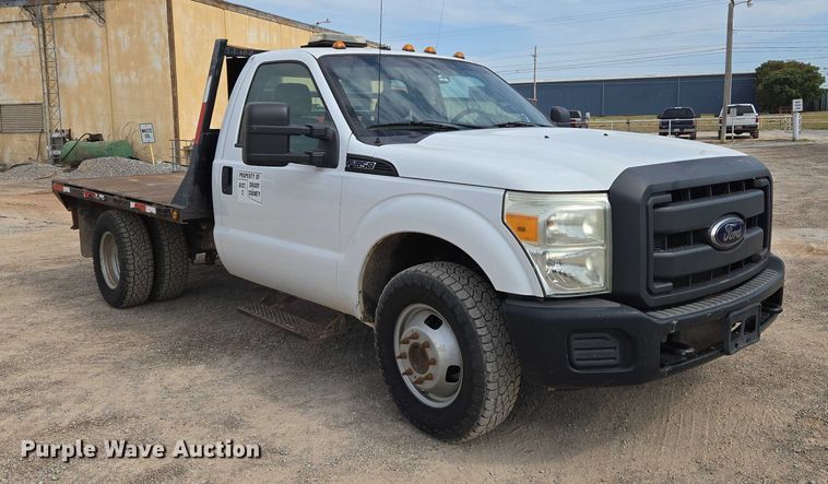 image for item EU3873 2012 Ford F350 Super Duty  flatbed pickup truck