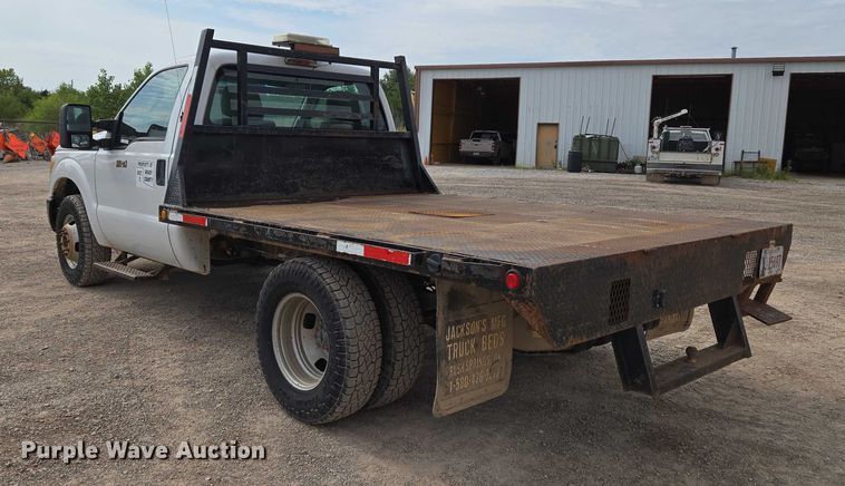 image for item EU3873 2012 Ford F350 Super Duty  flatbed pickup truck