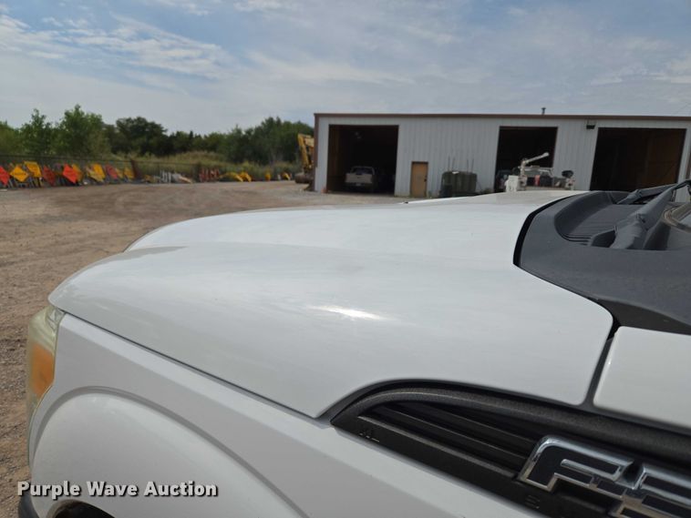 image for item EU3873 2012 Ford F350 Super Duty  flatbed pickup truck