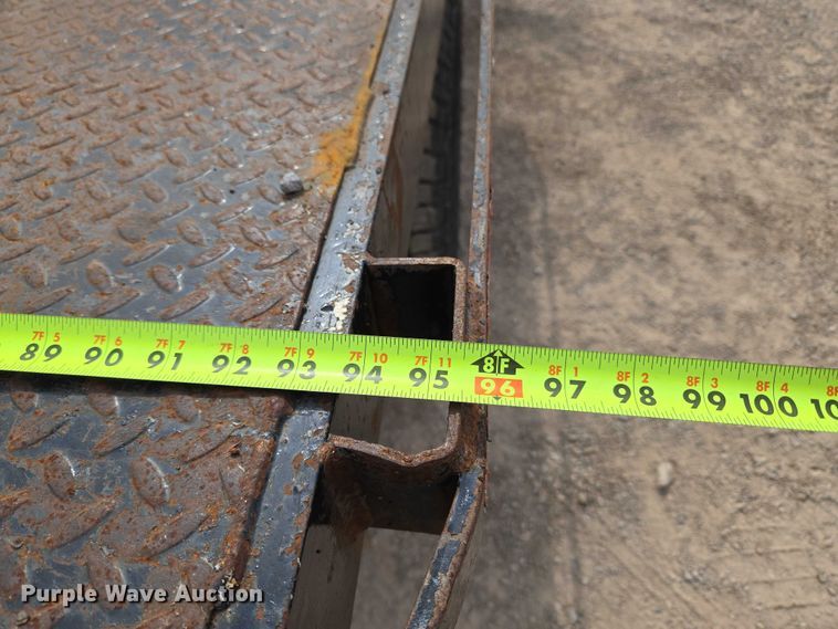 image for item EU3873 2012 Ford F350 Super Duty  flatbed pickup truck