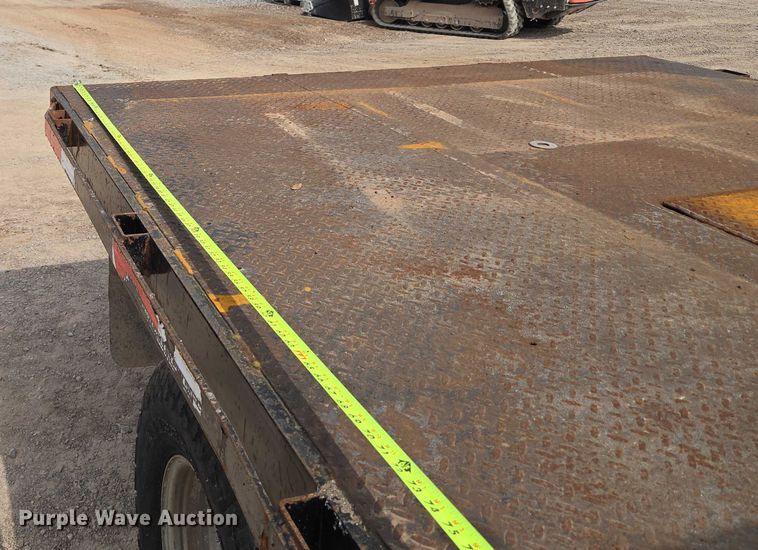 image for item EU3873 2012 Ford F350 Super Duty  flatbed pickup truck