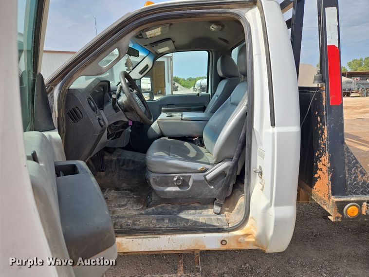 image for item EU3873 2012 Ford F350 Super Duty  flatbed pickup truck