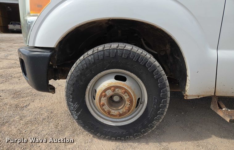 image for item EU3873 2012 Ford F350 Super Duty  flatbed pickup truck