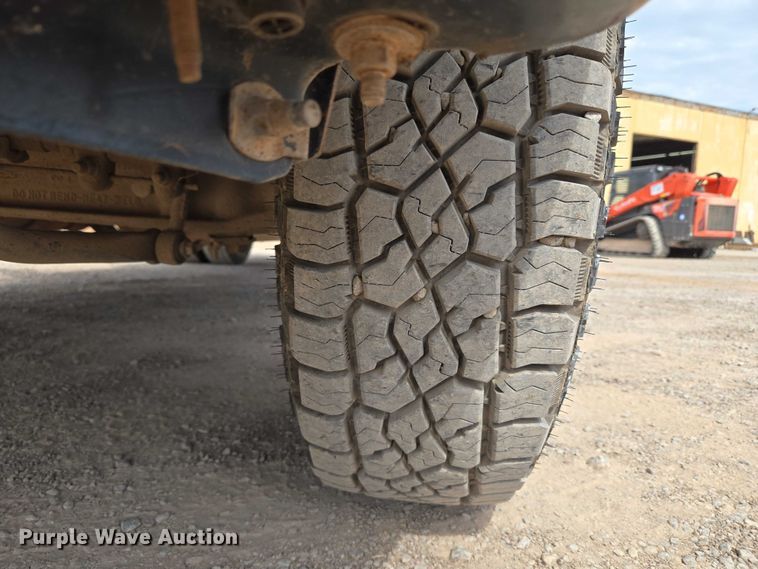 image for item EU3873 2012 Ford F350 Super Duty  flatbed pickup truck