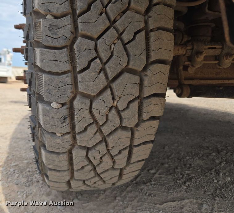 image for item EU3873 2012 Ford F350 Super Duty  flatbed pickup truck