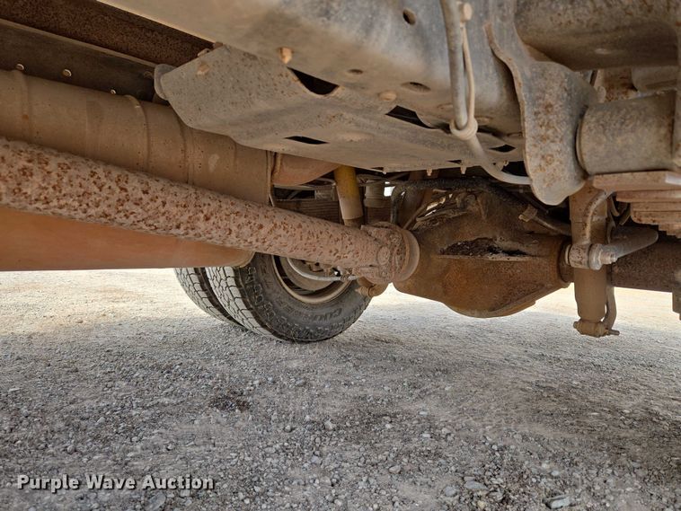 image for item EU3873 2012 Ford F350 Super Duty  flatbed pickup truck