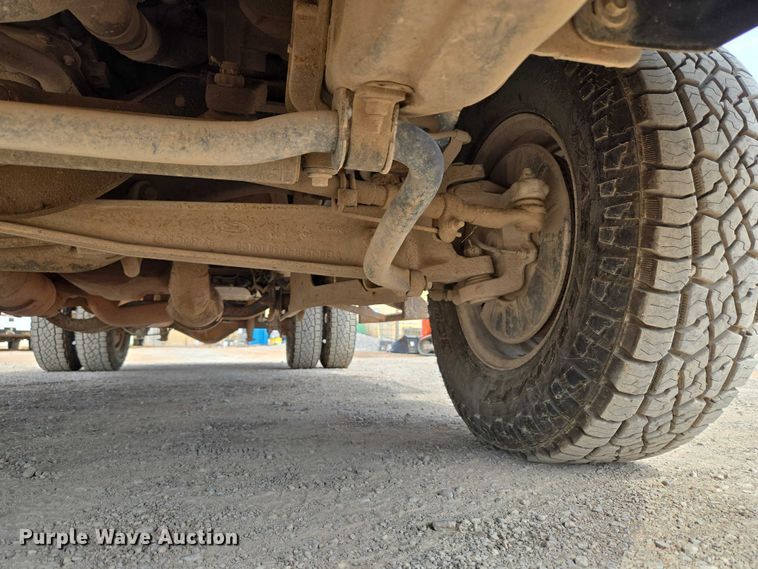 image for item EU3873 2012 Ford F350 Super Duty  flatbed pickup truck