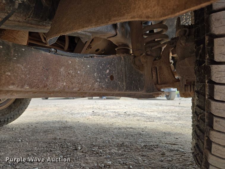 image for item EU3873 2012 Ford F350 Super Duty  flatbed pickup truck