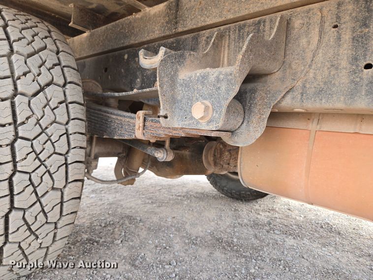 image for item EU3873 2012 Ford F350 Super Duty  flatbed pickup truck