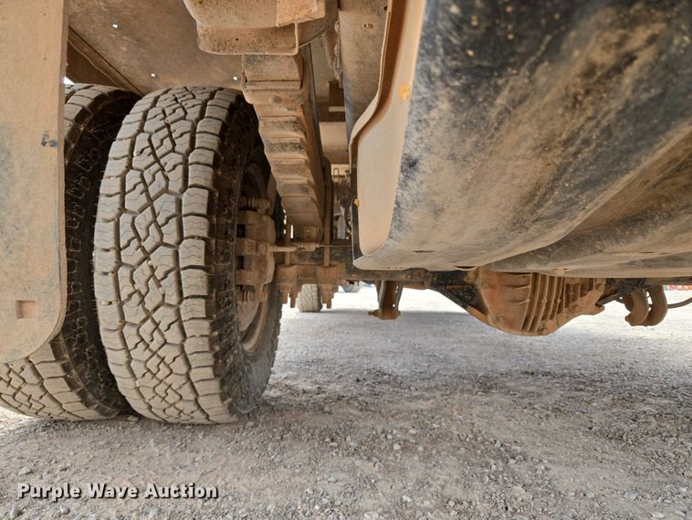 image for item EU3873 2012 Ford F350 Super Duty  flatbed pickup truck