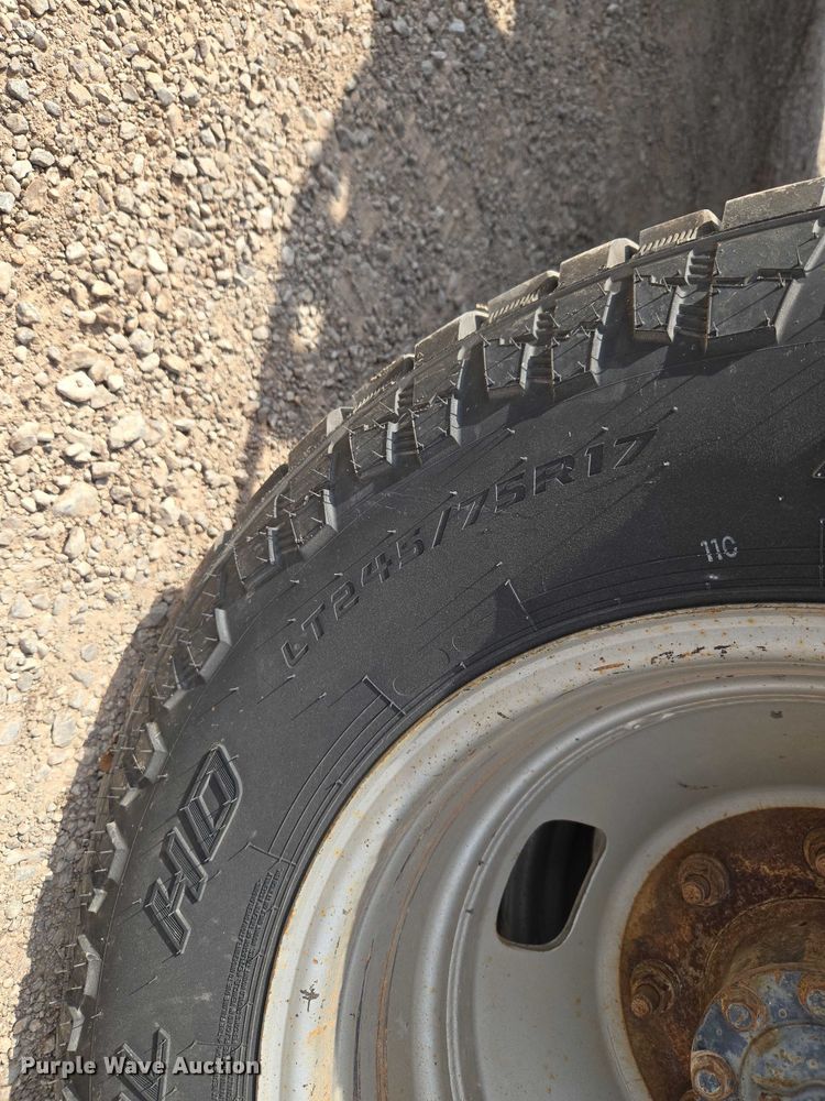 image for item EU3873 2012 Ford F350 Super Duty  flatbed pickup truck