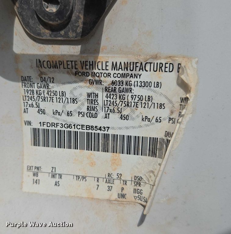 image for item EU3873 2012 Ford F350 Super Duty  flatbed pickup truck