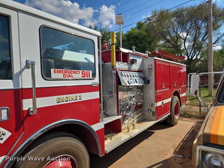 image for item EU3879 1986 Pierce Arrow pumper fire truck