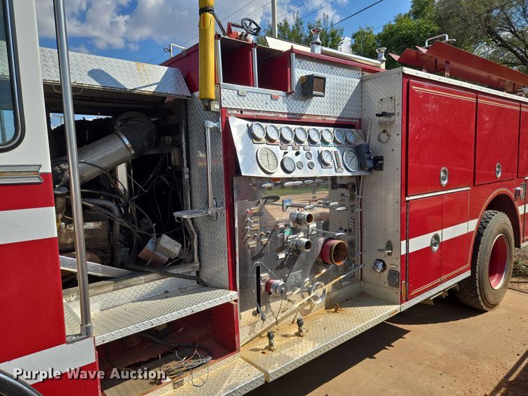 image for item EU3879 1986 Pierce Arrow pumper fire truck