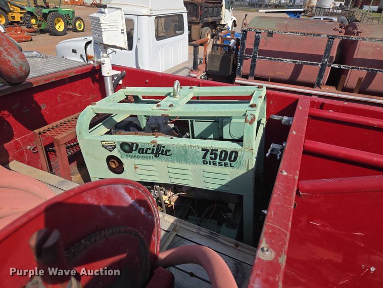 image for item EU3879 1986 Pierce Arrow pumper fire truck