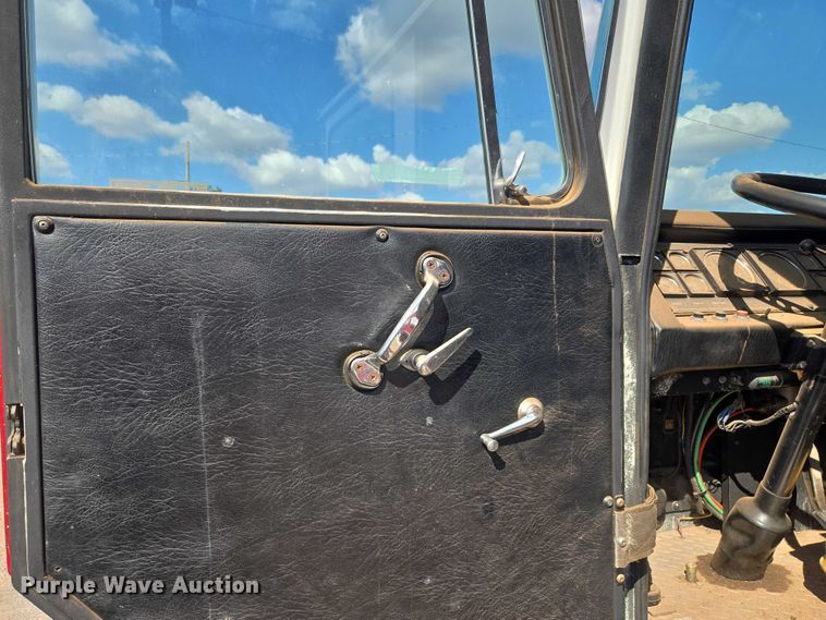 image for item EU3879 1986 Pierce Arrow pumper fire truck