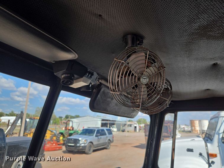 image for item EU3879 1986 Pierce Arrow pumper fire truck